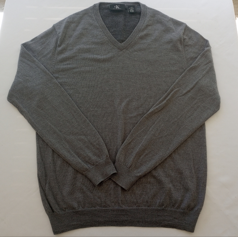 Calvin Klein Men's Marino Wool Charcoal V-Neck Sweater Size L